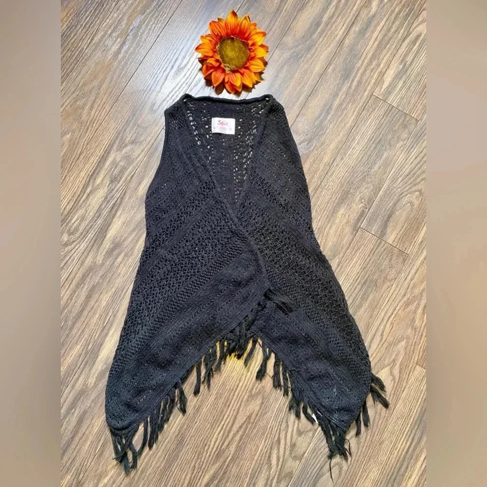 🌻5/$25🌻JUSTICE Black Knitted Shawl | 6/7 |